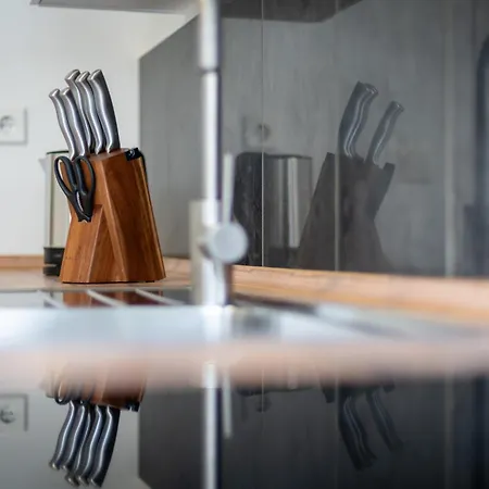 Gemuetliche - 7 Betten - Balkon - Waschtrockner - Smart Tv Apartment *